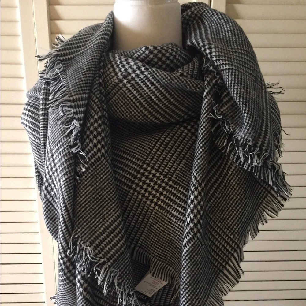 COTTON ON Black & White Large 58x58 Soft Scarf BNWT 💥1 Left💥